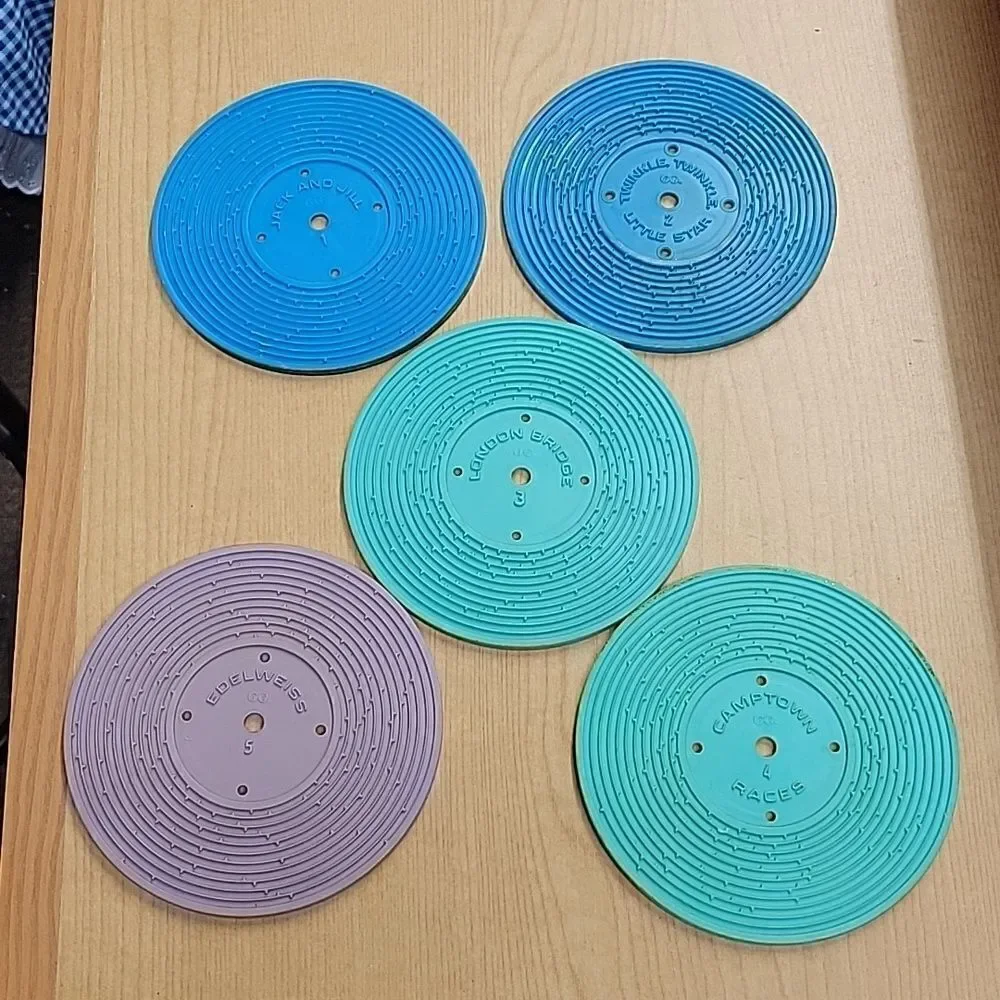 2 Fisher-Price Music Box- Record Players‎